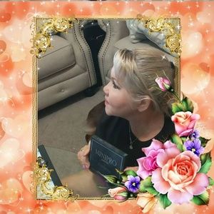 Meet your Posher, Iris